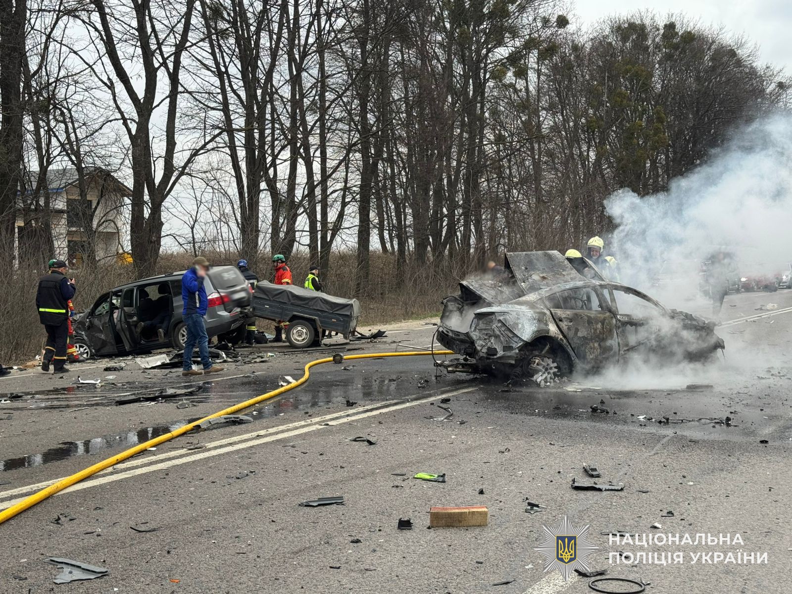 Вибух авто поблизу Львова: з'явилися фото