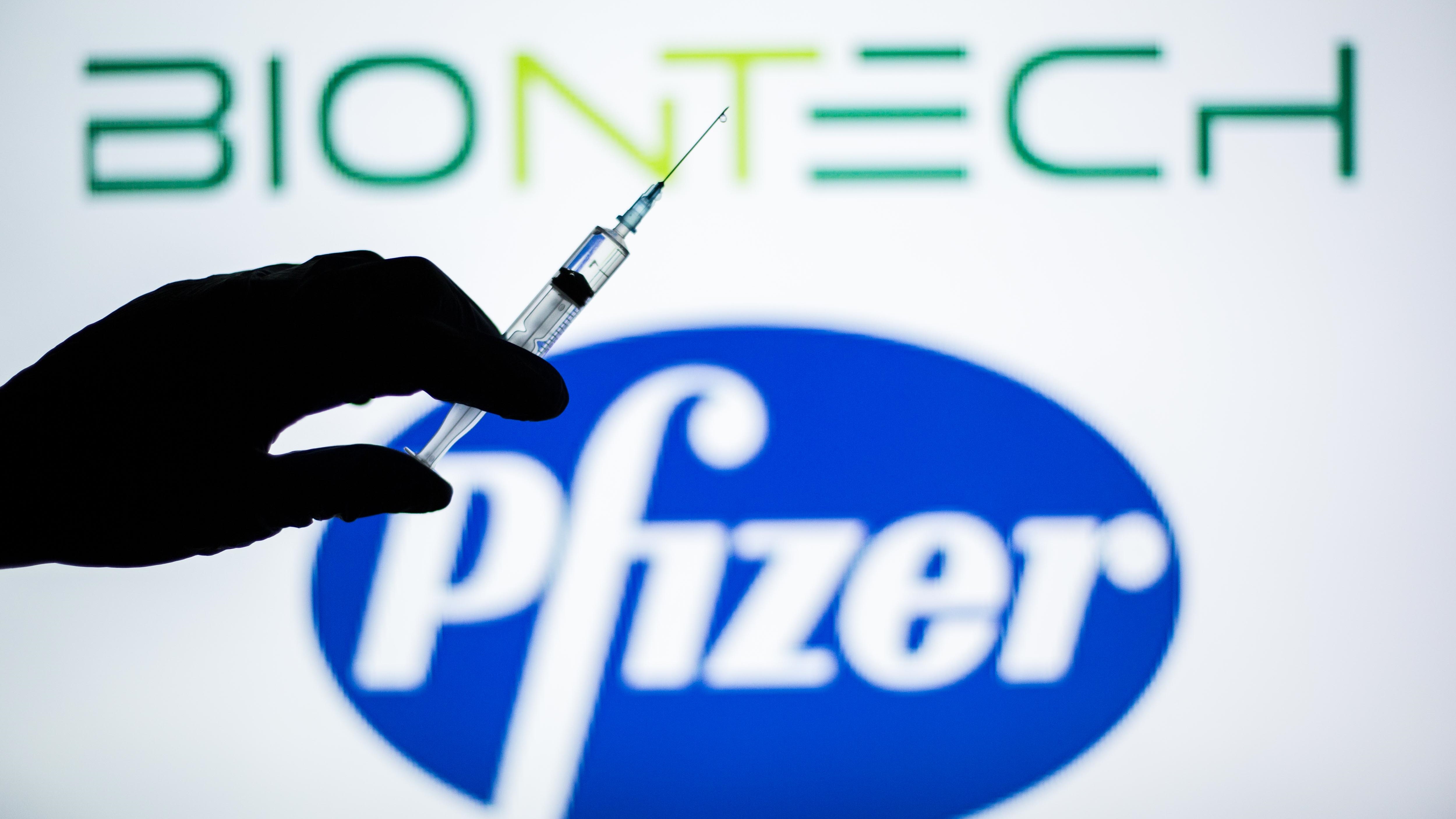 У США схвалили вакцинацію підлітків вакцинами Pfizer та BioNTech