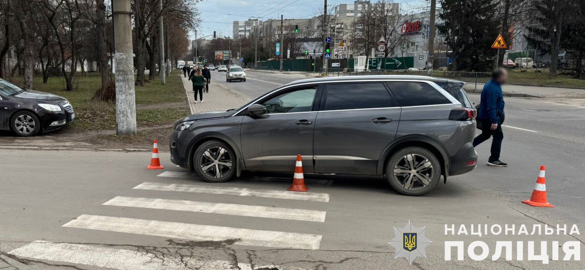 У Львові автомобіль збив літню жінку