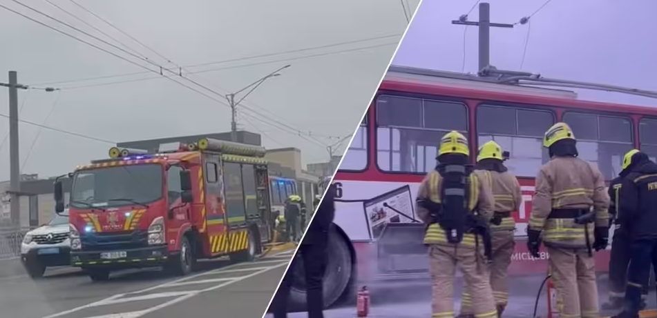 У центрі Рівного горів тролейбус (фото)