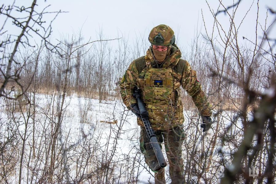 За добу відбулось 100 бойових зіткнень, ворог атакував на семи напрямках. Генштаб