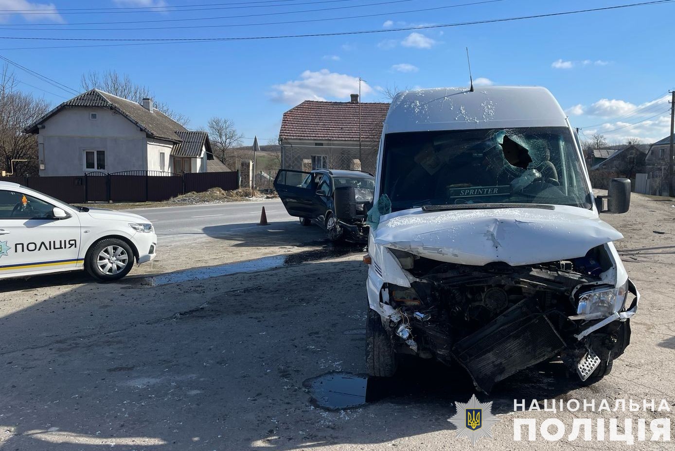 Потужна автотроща на Львівщині: у поліції показали фото