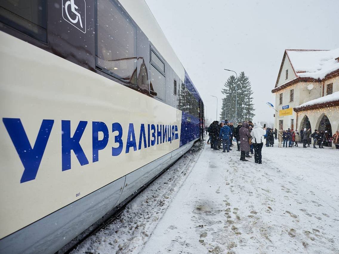 На заході України через снігопади затримуються потяги, – Укрзалізниця