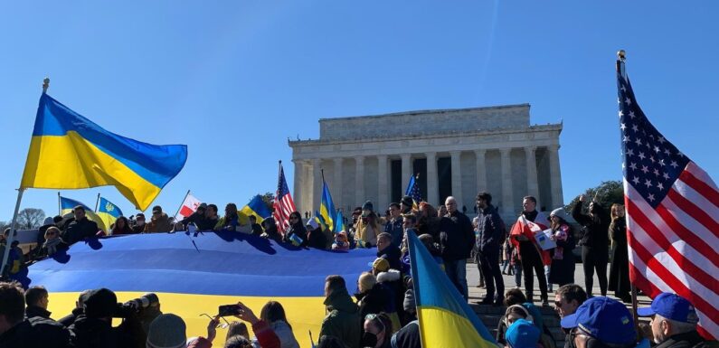 ЦПД спростував російський фейк про нібито наміри Трампа вислати українців із США