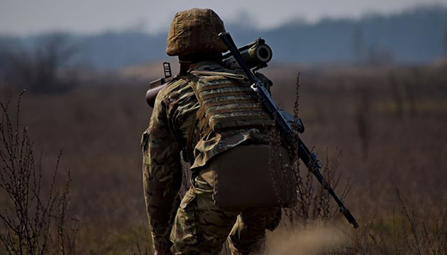 Вороги вкотре обстріляли позиції українських захисників в окупованому Донбасі