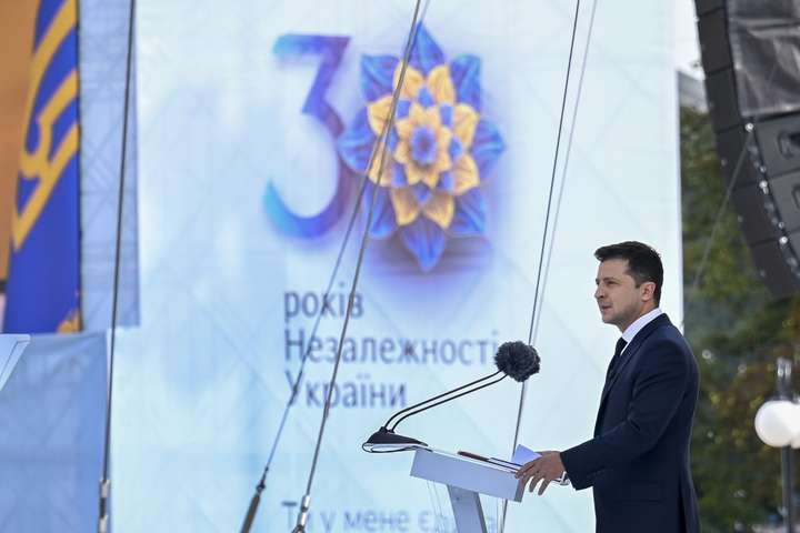 Герої війни, Кікабідзе, Шевченко. Кого Зеленський нагородив на урочистостях до Дня Незалежності