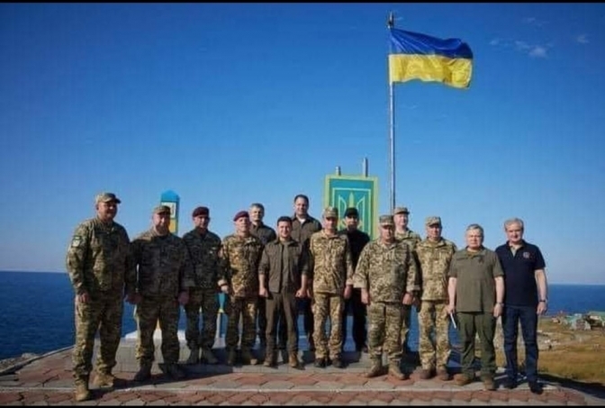 Ми обміняли захисників зі Зміїного, - Володимир Зеленський