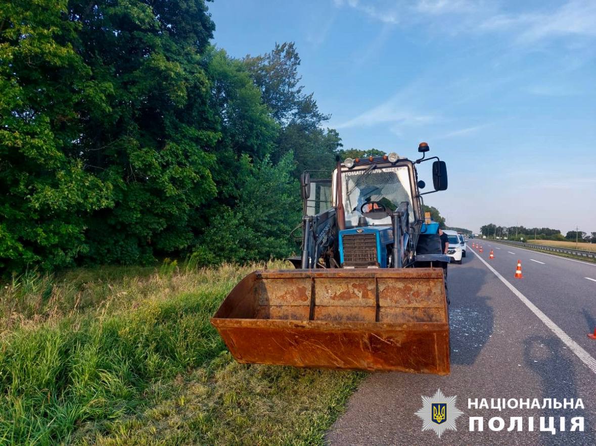 На Київщині трактор підірвався на вибухівці