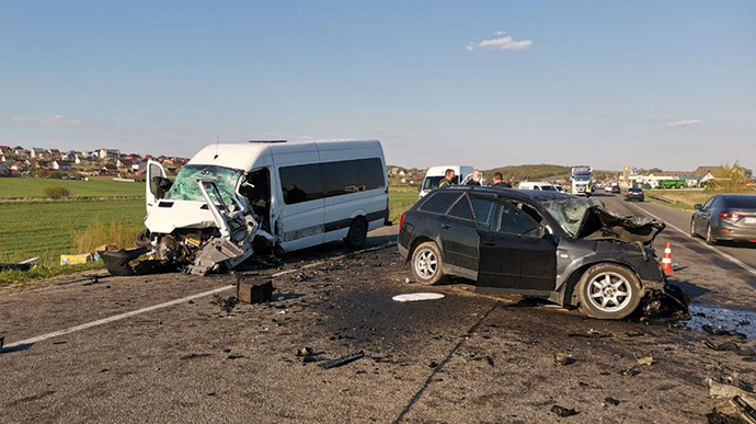 На трасі Київ-Чоп сталася аварія: у ДТП загинула ціла сім'я