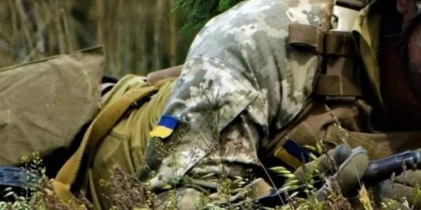 На Донбасі бойовики поранили українського військового