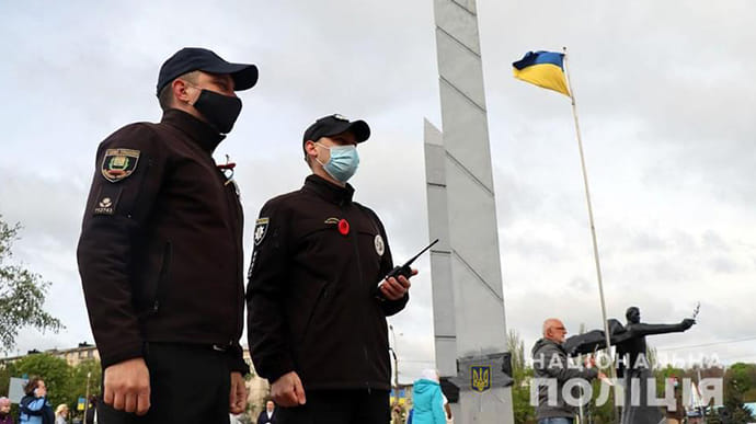 Поліція відкрила 13 кримінальних проваджень через порушення на День перемоги