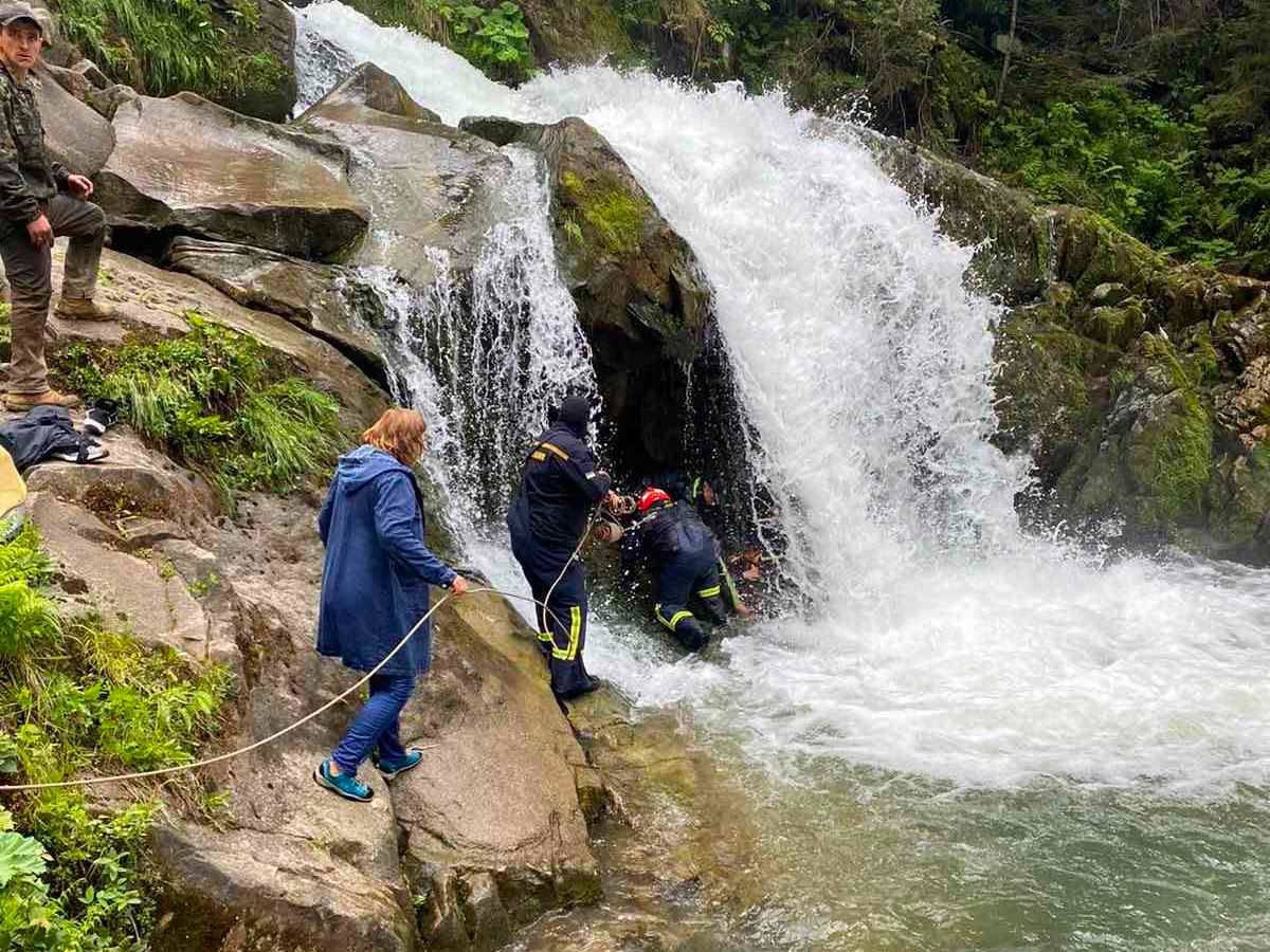 Трагедія на водоспаді Кам’янка: дитина загинула, коли робила селфі