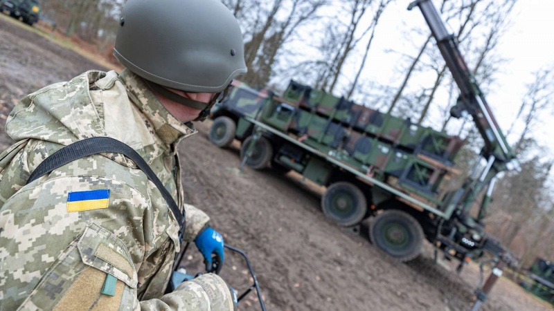 Все дуже інтенсивно. Як українські зенітники вчать працювати з Patriot. Фото