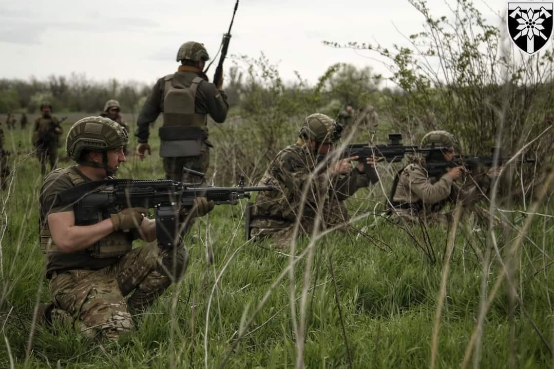 У Бахмуті тривають важкі бої, але українські воїни вже перейшли в наступ. Генштаб ЗСУ