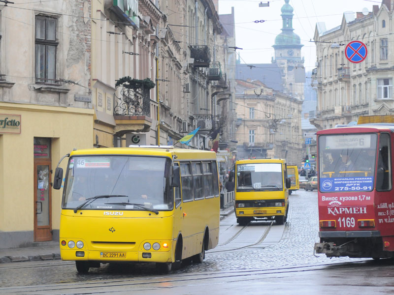 "Перевізники хотіли підняти вартість до 14 гривень", - представник виконкому