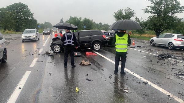 На трасі Київ-Чоп двічі за день сталися масштабні аварії. Є загиблі, багато травмованих