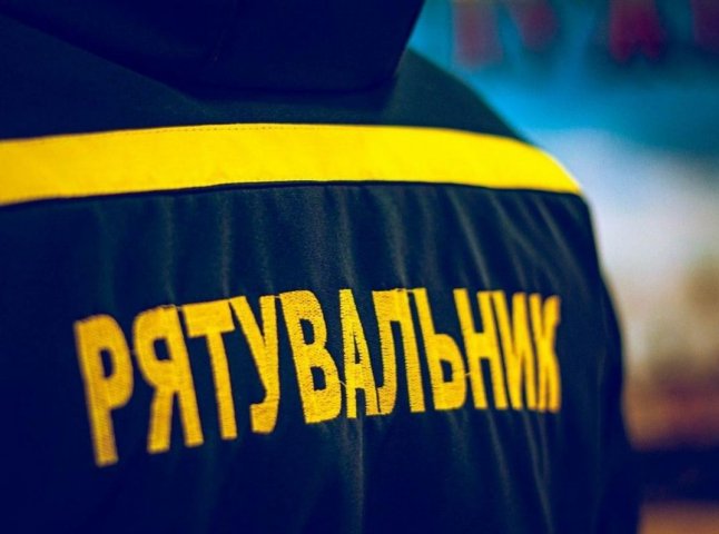 На Львівщині рятувальники врятували життя жінці