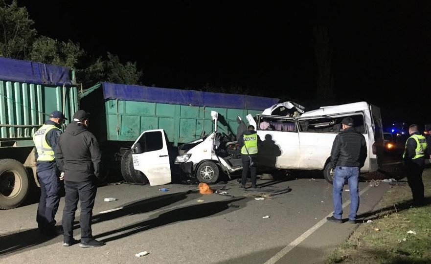 Смертельна ДТП з мікроавтобусом: четверо загиблих, семеро травмованих