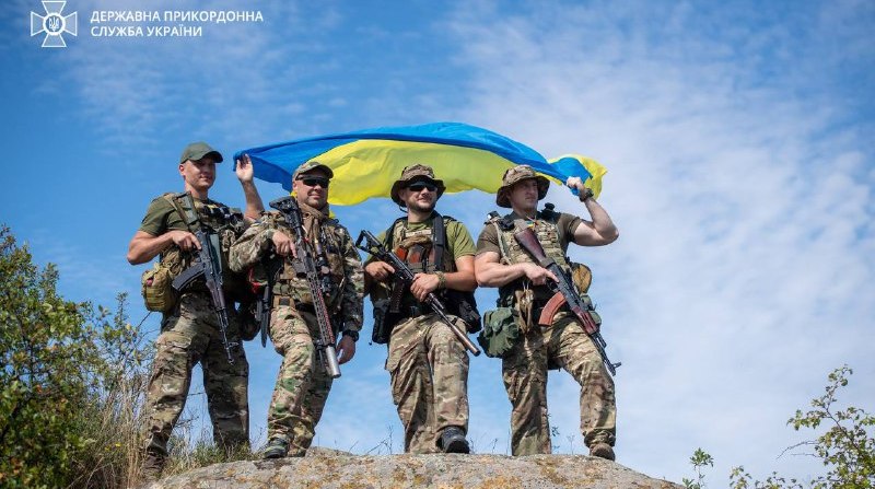 Українські військові вже на кордоні з Росією. Окупанти втікають додому