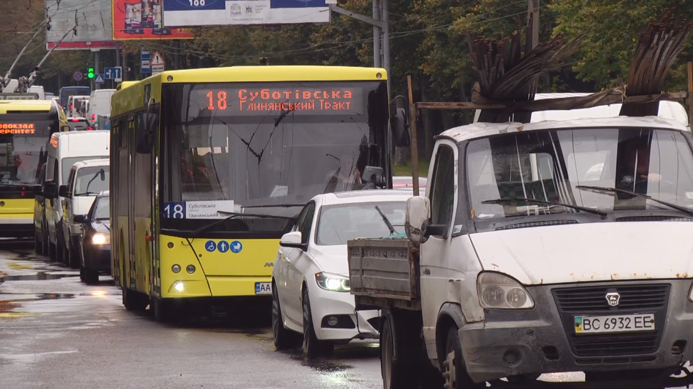 Автобус-перелом-гіпс. Як отримати компенсацію за травму у громадському транспорті