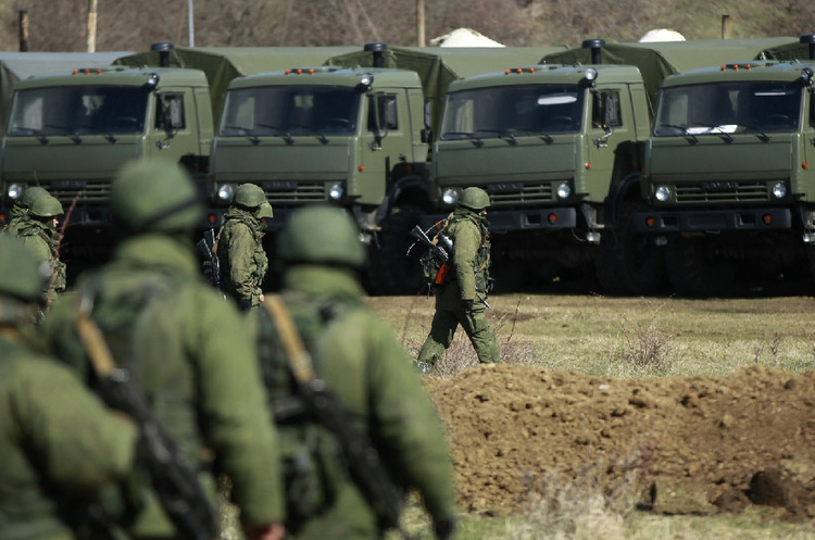 У штабі ЗСУ заявили, що біля кордонів України близько 80 тис. військ РФ