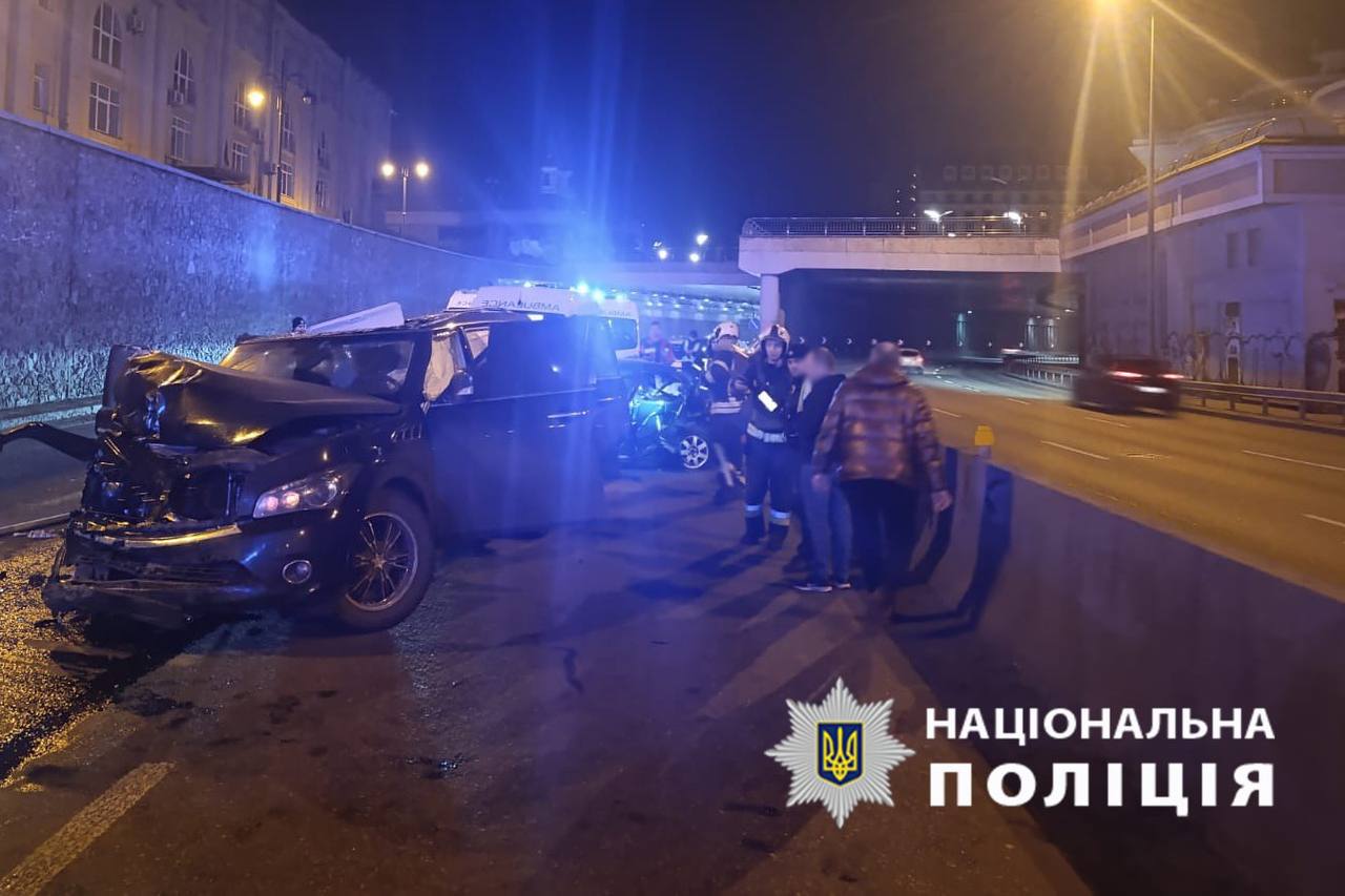 У Києві сталась потрійна смертельна ДТП: Подробиці та фото з місця