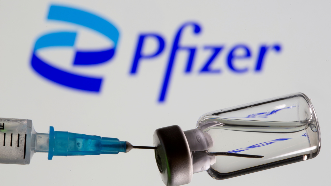 Україна підписала договір із Pfizer про закупівлю ліків від коронавірусу