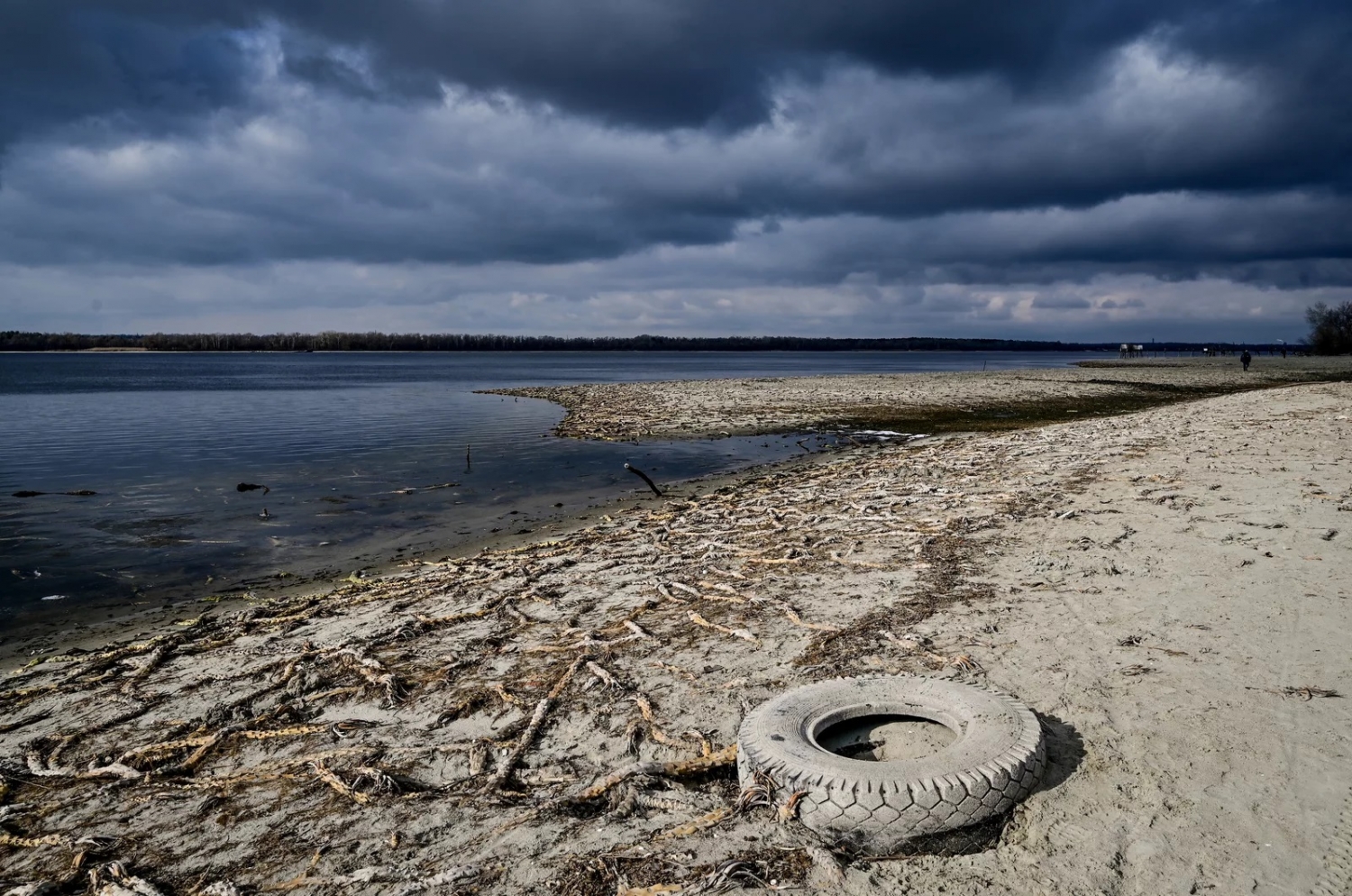 Чому окупанти осушують Каховське водосховище. Пояснення українського міністра